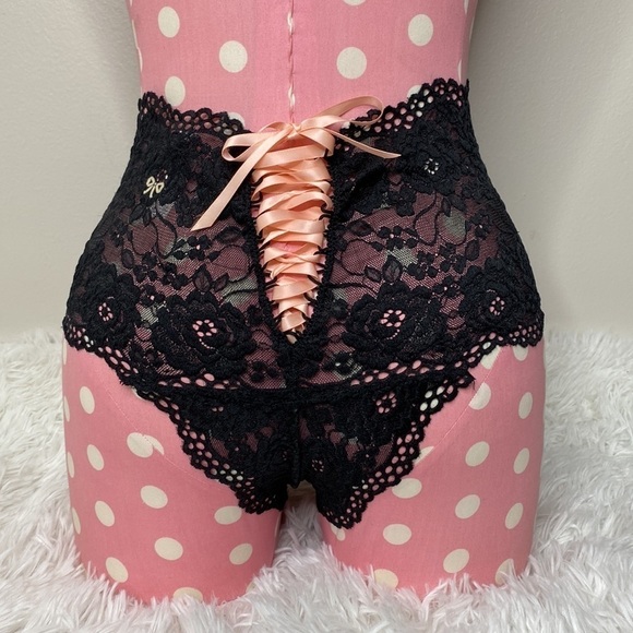 Vintage Victoria’s Secret high waisted lace corset back panty - Picture 4 of 6